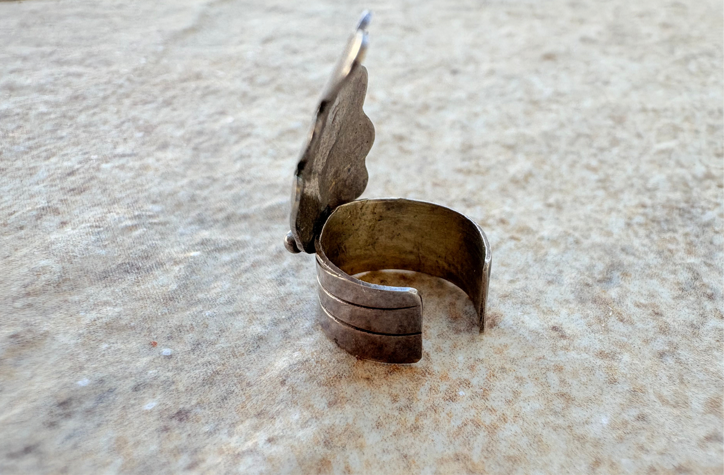 Vintage Native American Sterling Silver Ear Cuff – Handcrafted Feather Design