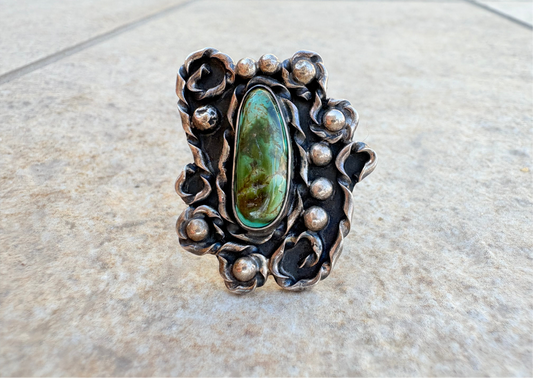 Vintage Native American Sterling Silver Ring with Green Turquoise