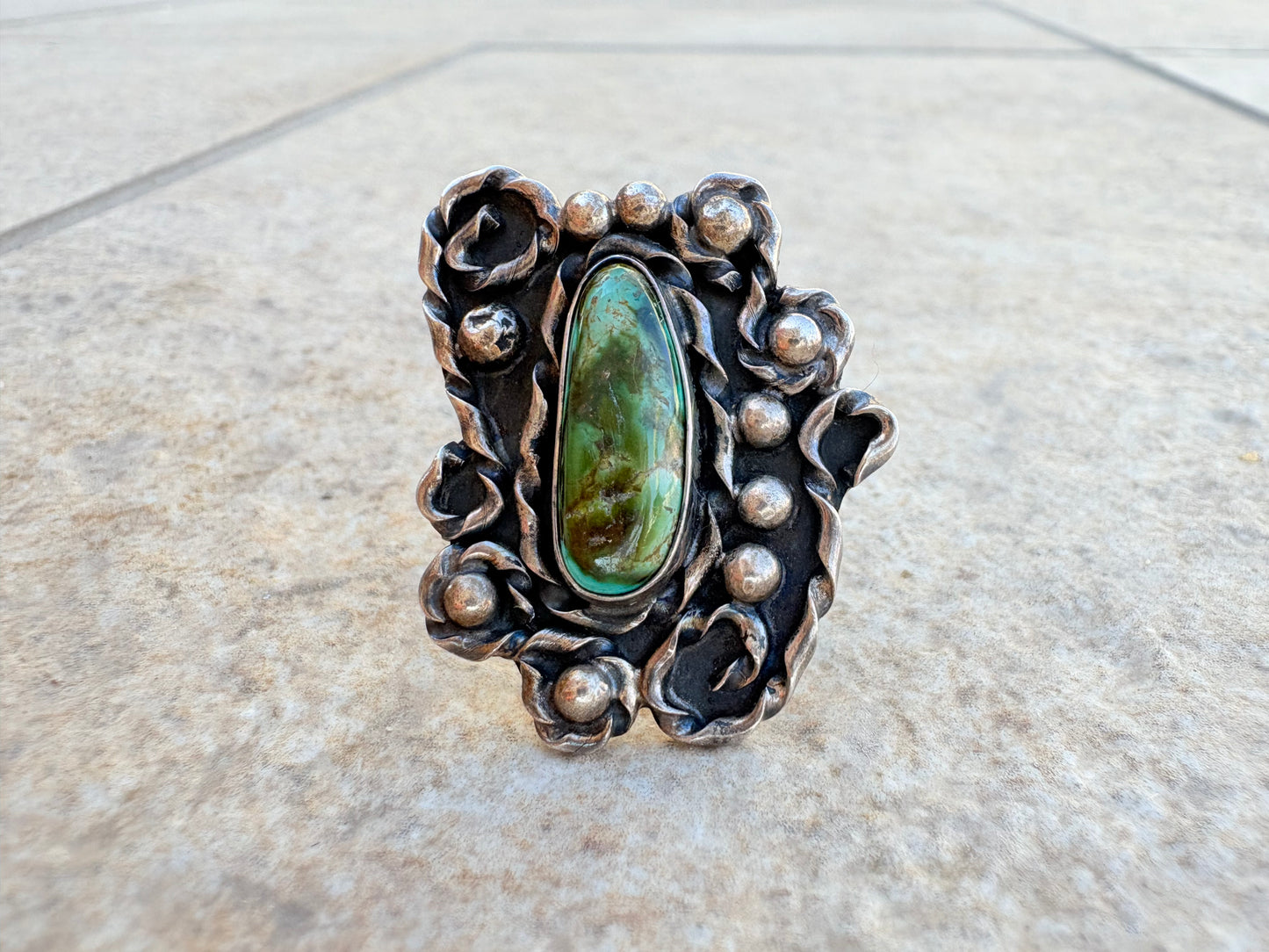 Vintage Native American Sterling Silver Ring with Green Turquoise