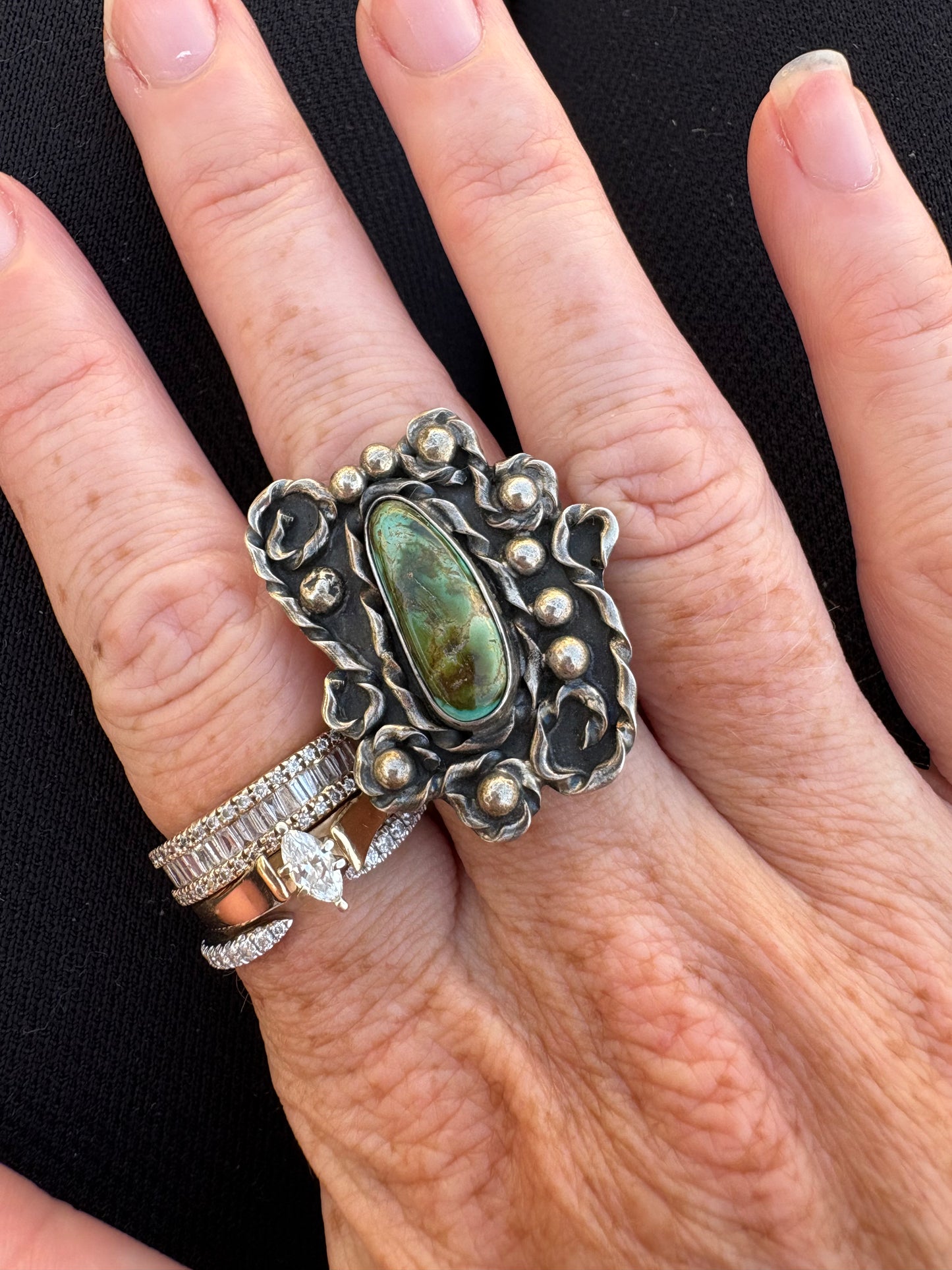 Vintage Native American Sterling Silver Ring with Green Turquoise