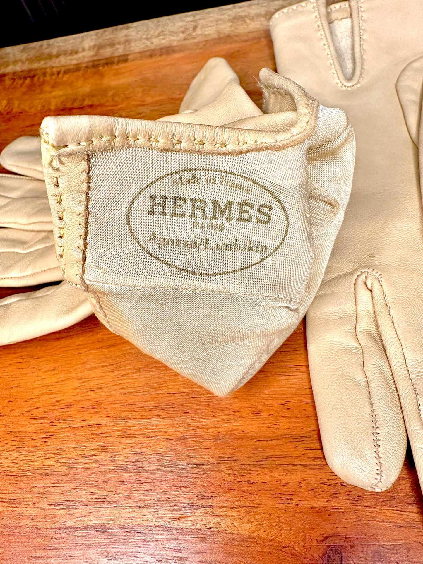 Hermès Lambskin Leather Gloves – Beige with Gold Hardware